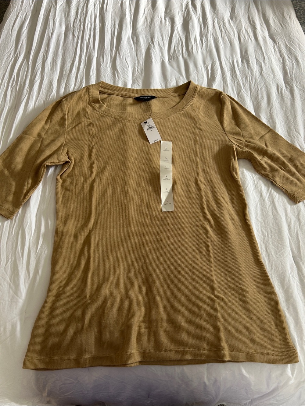NWT Women’s Scoop Neck Short Sleeve Top in Camel - Unbranded